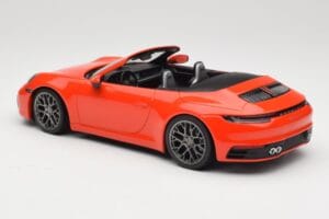 Porsche 911 992 Carrera 4S Cabriolet Orange Minichamps 1:18 155067334 Métal — image 5 sur 6