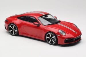 Porsche 911 992 Carrera 4S Carmine Red Minichamps 1:18 155067326 Métal — image 4 sur 6