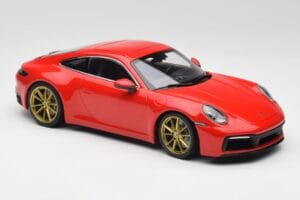 Porsche 911 992 Carrera 4S Guards Rouge & Roues Or Minichamps 1:18 153067328 Métal — image 4 sur 6
