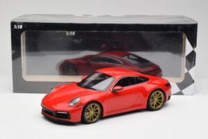 Porsche 911 992 Carrera 4S Guards Rouge & Roues Or Minichamps 1:18 153067328 Métal — image 6 sur 6