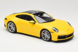 Porsche 911 992 Carrera 4S Jaune Minichamps 1:18 155067320 Métal — image 4 sur 6