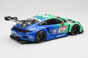 Porsche 911 992 GT3 R Falken #44 D. Eriksson / T. Heinemann 24 Hours of Nurburgring 2023 Minichamps 1:18 113236344 Métal — image 3 sur 8