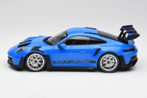 Porsche 911 992 GT3 RS Bleu & Roues Argent & Décor Noir Minichamps 1:18 153062234 Métal — image 3 sur 6