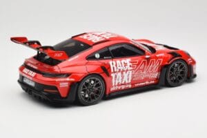 Porsche 911 992 GT3 RS Getspeed Race Taxi Guards Red Minichamps 1:18 110062040 Métal — image 3 sur 8