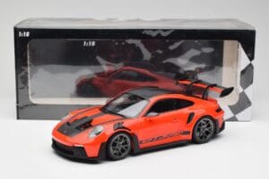 Porsche 911 992 GT3 RS Guards Orange & Jantes Argent Minichamps 1:18 911992002 Métal — image 6 sur 6