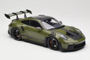 Porsche 911 992 GT3 RS Nato Olive & Black Wheels Minichamps 1:18 110062027 Métal — image 6 sur 8