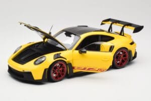 Porsche 911 992 GT3 RS Racing Yellow Weissach Package & Red Wheels Minichamps 1:18 110062025 Métal — image 2 sur 8