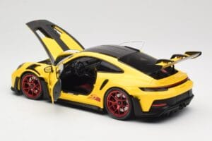 Porsche 911 992 GT3 RS Racing Yellow Weissach Package & Red Wheels Minichamps 1:18 110062025 Métal — image 5 sur 8