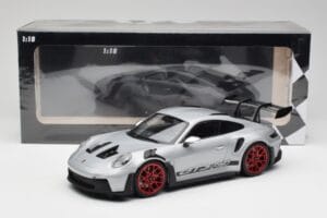 Porsche 911 992 GT3 RS Argent & Roues Rouges Minichamps 1:18 153062241 Métal — image 6 sur 6