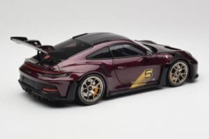 Porsche 911 992 GT3 RS Ultraviolet & Jantes Argent Minichamps 1:18 110062029 Métal — image 3 sur 8