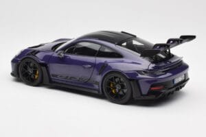 Porsche 911 992 GT3 RS Weissach Package Ultraviolet Norev 1:18 187368 Métal — image 7 sur 8