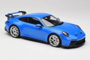 Porsche 911 992 GT3 Shark Bleu & Jantes Argent Minichamps 1:18 143069015 Résine — image 4 sur 6