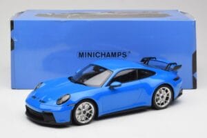 Porsche 911 992 GT3 Shark Bleu & Jantes Argent Minichamps 1:18 143069015 Résine — image 6 sur 6