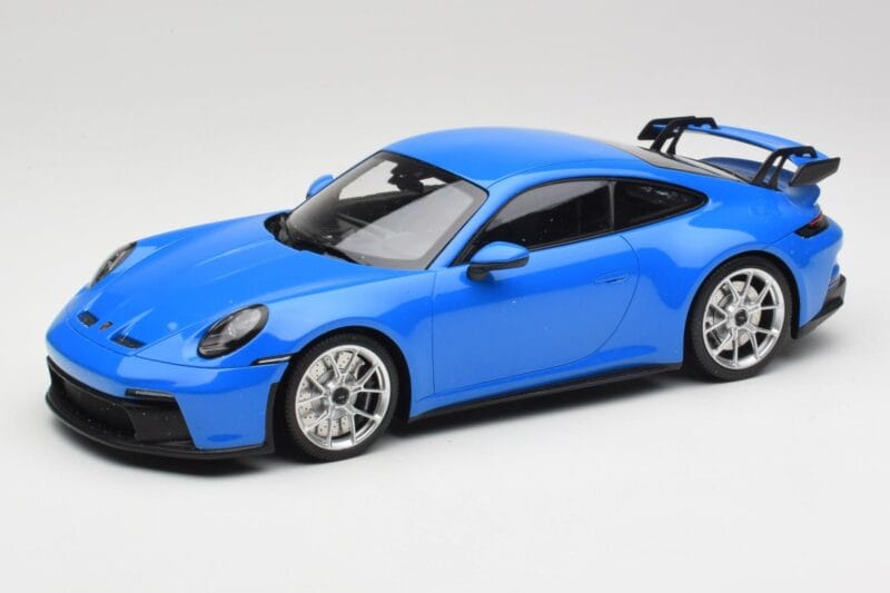 Porsche 911 992 GT3 Shark Bleu & Jantes Argent Minichamps 1:18 143069015 Résine