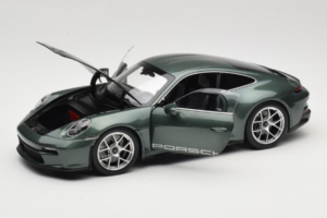 Porsche 911 992 S/T Malachite Green Metallic Norev 1:18 187472 Métal — image 2 sur 8