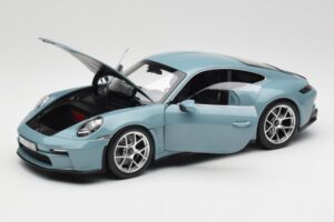 Porsche 911 992 S/T Meissen Blue Norev 1:18 187470 Métal — image 2 sur 8