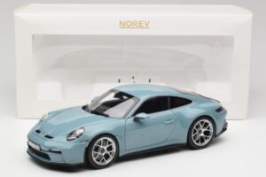Porsche 911 992 S/T Meissen Blue Norev 1:18 187470 Métal — image 8 sur 8