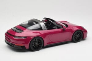 Porsche 911 992 Targa 4 GTS Rubystar Minichamps 1:18 155061066 Métal — image 2 sur 6