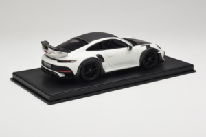 Porsche 911 992 TechArt GTstreet R Blanc Avec Roues Noires TechArt 1:18 REMC013 Résine — image 3 sur 6
