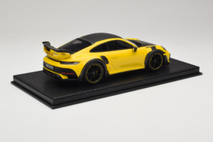 Porsche 911 992 TechArt GTstreet R Jaune Avec Roues Noires TechArt 1:18 REMC011 Résine — image 3 sur 6
