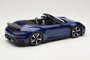 Porsche 911 992 Turbo S Cabriolet Blue Metallic Minichamps 1:18 155069081 Métal — image 2 sur 6