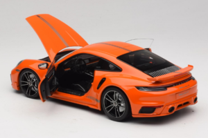 Porsche 911 992 Turbo S Coupe Sport Design Orange Minichamps 1:18 113069074 Métal — image 5 sur 8