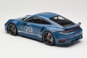 Porsche 911 992 Turbo S Sport Design Package Gentian Blue Metallic Minichamps 1:18 155069170 Métal — image 5 sur 6