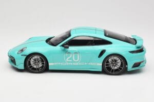 Porsche 911 992 Turbo S Sport Design Package Racing Green Minichamps 1:18 155069175 Métal — image 3 sur 6