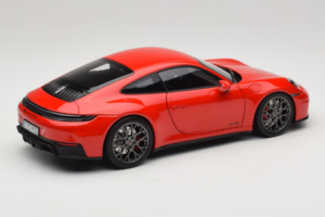 Porsche 911 992.2 Carrera 4 GTS Guards Red Norev 1:18 187171 Métal — image 3 sur 8