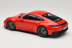 Porsche 911 992.2 Carrera 4 GTS Guards Red Norev 1:18 187171 Métal — image 7 sur 8
