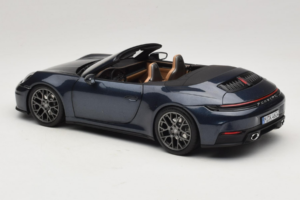 Porsche 911 992.2 Carrera Cabriolet Yachting Blue Norev 1:18 187180 Métal — image 7 sur 8