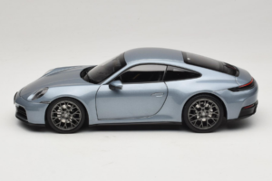 Porsche 911 992.2 Carrera Polar Silver Metallic Norev 1:18 187170 Métal — image 4 sur 8