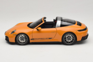 Porsche 911 992.2 Targa 4 GTS Bahama Yellow Norev 1:18 187190 Métal — image 5 sur 10