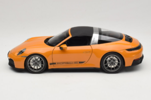 Porsche 911 992.2 Targa 4 GTS Bahama Yellow Norev 1:18 187190 Métal — image 6 sur 10