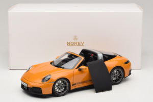 Porsche 911 992.2 Targa 4 GTS Bahama Yellow Norev 1:18 187190 Métal — image 10 sur 10