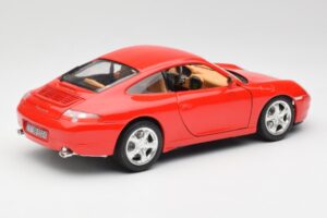 Porsche 911 996 Carrera 4 Rouge Bburago 1:18 30085 Métal — image 3 sur 8