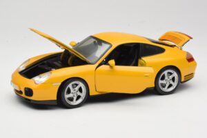 Porsche 911 996 Carrera 4S Jaune Maisto 1:18 WAP02101610 Métal — image 2 sur 8