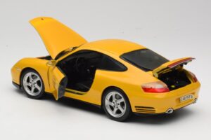 Porsche 911 996 Carrera 4S Jaune Maisto 1:18 WAP02101610 Métal — image 5 sur 8