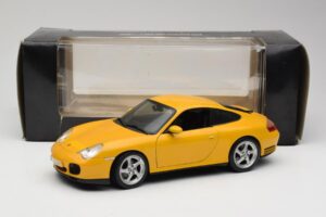 Porsche 911 996 Carrera 4S Jaune Maisto 1:18 WAP02101610 Métal — image 8 sur 8