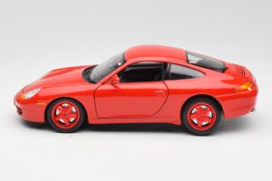 Porsche 911 996 Carrera Rouge Édition Limitée Bburago 1:18 3385-M1 Métal — image 4 sur 8