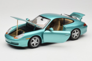 Porsche 911 996 Green Metallic UT Models 1:18 27901 Métal — image 2 sur 8