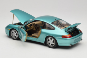 Porsche 911 996 Green Metallic UT Models 1:18 27901 Métal — image 5 sur 8