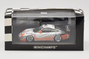Porsche 911 996 GT3 Cup Mobil 1 #1 VIP Car 2004 Minichamps 1:43 WAP02012115-R1 Métal — image 4 sur 4