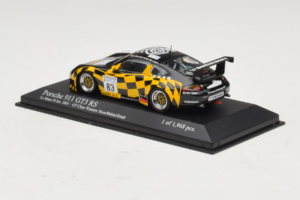 Porsche 911 996 GT3 RS #83 Rosa / Babini 24 Hours of Le Mans 2001 Minichamps 1:43 400016983 Métal — image 3 sur 4