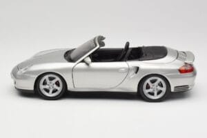 Porsche 911 996 Turbo Cabriolet Argent Maisto 1:18 31660 Métal — image 4 sur 8