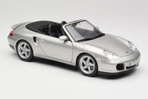 Porsche 911 996 Turbo Cabriolet Argent Maisto 1:18 31660 Métal — image 6 sur 8