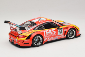 Porsche 911 997 GT3 R #8 De Lorenzi Racing De Lorenzi 24 Hours of Spa 2011 Minichamps 1:18 151118918 Métal — image 2 sur 6