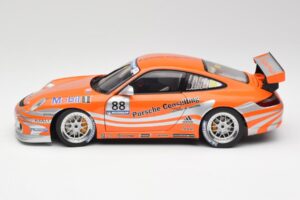 Porsche 911 997 GT3 R #88 Porsche Consulting 2005 AUTOart 1:18 77821 Métal — image 4 sur 8