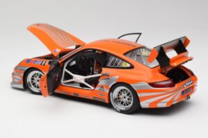 Porsche 911 997 GT3 R #88 Porsche Consulting 2005 AUTOart 1:18 77821 Métal — image 5 sur 8
