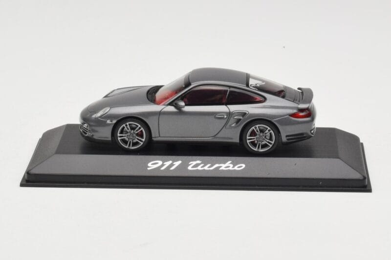 Porsche 911 997 Turbo Anthracite Grey Minichamps 1:43 Porsche 911 997 Turbo Anthracite Grey Minichamps 1:43 WAP0200010A Métal